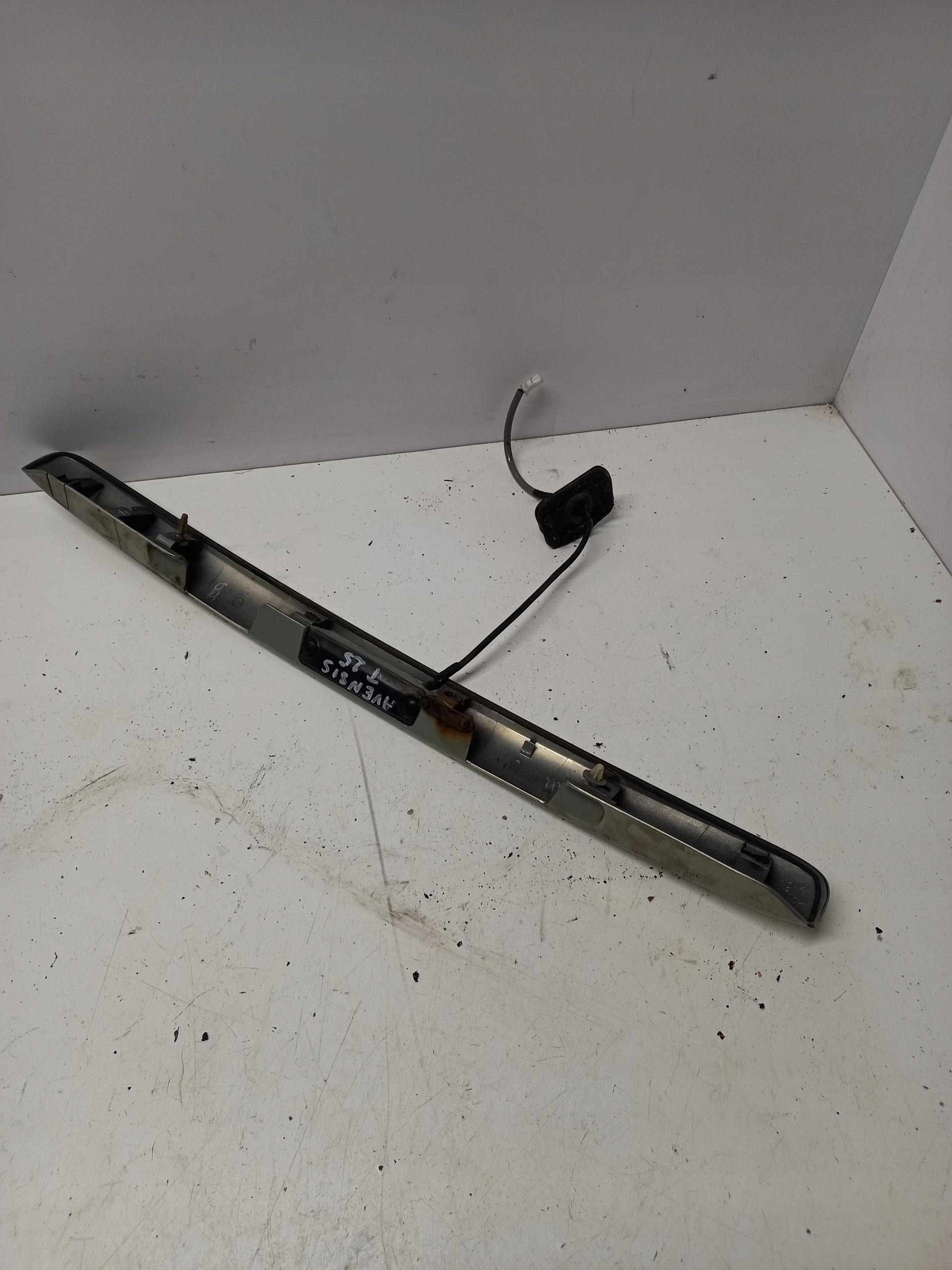 Крышка багажника TOYOTA AVENSIS T25