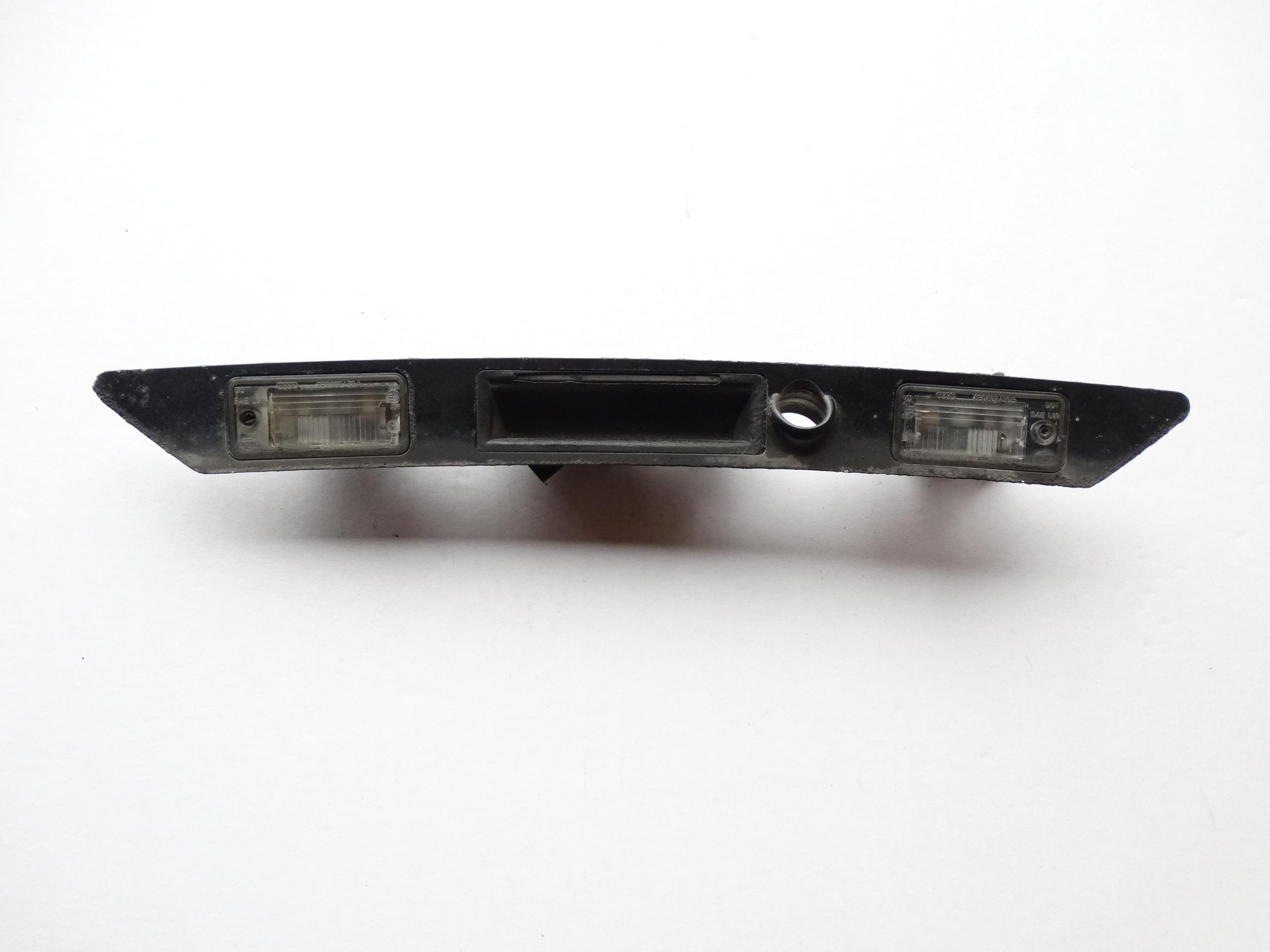 8E0807430A - Бленда закрылки фары AUDI A3 8P A4 B6 B7 A6 C6 orig