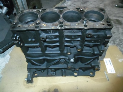 БЛОК ВАЛ ВНИЗ ДВИГУН 1.9 TDI AUDI VW ГОЛКА