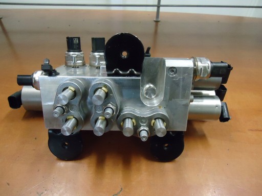 FPLA-5E487-AC - БЛОК КЛАПАНІВ ПНЕВМАТИКИ LAND ROVER FPLA-5E487-AB