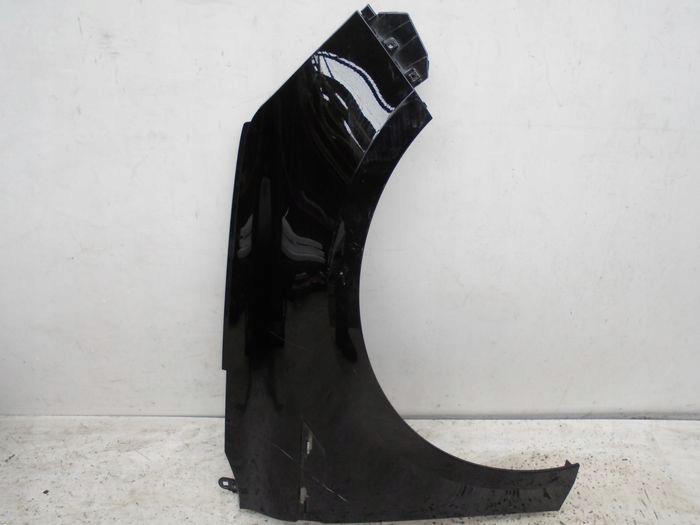 КРИЛО 060 ПРАВИЙ RENAULT MEGANE IV 4