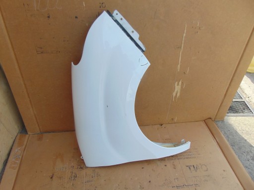 Праве переднє крило fiat doblo ii opel combo d 2010- білий