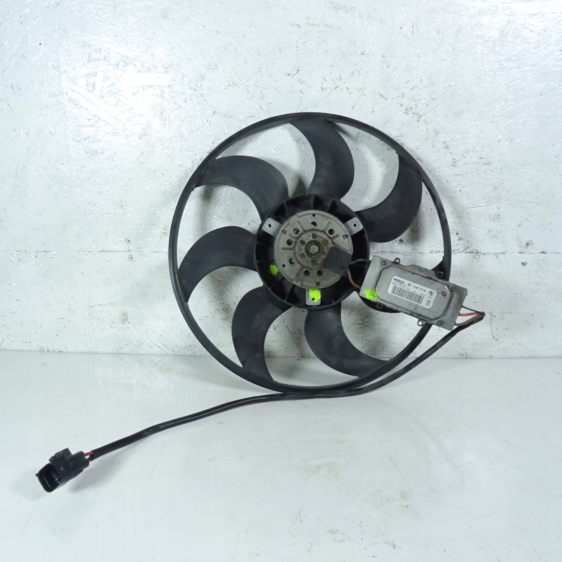 BMW 1 E81 E87 1.6 и вентилятор радиатора 7561711