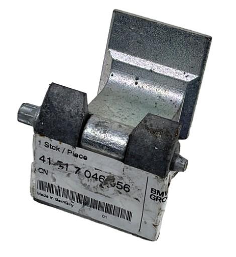 BMW 1 E81 петля двері П 7046056