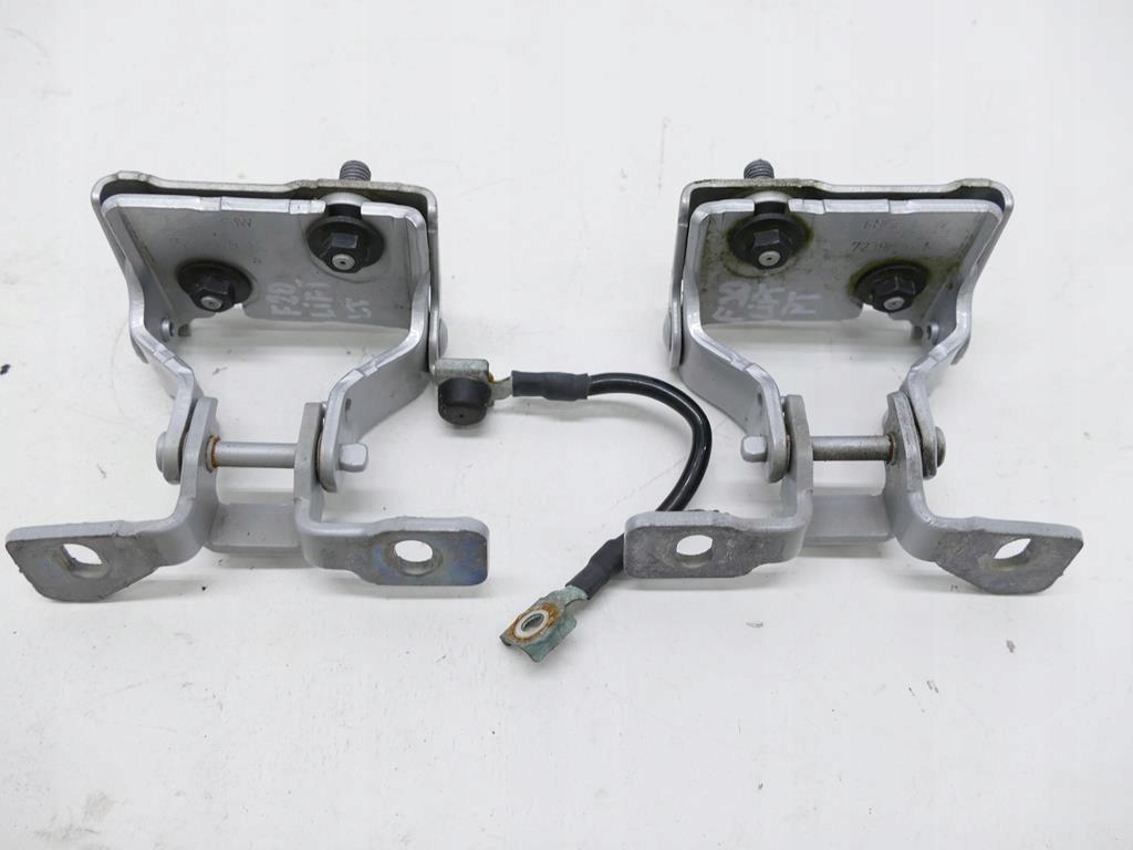 BMW 1 F20 LIFT петли двери правый задний l. A83