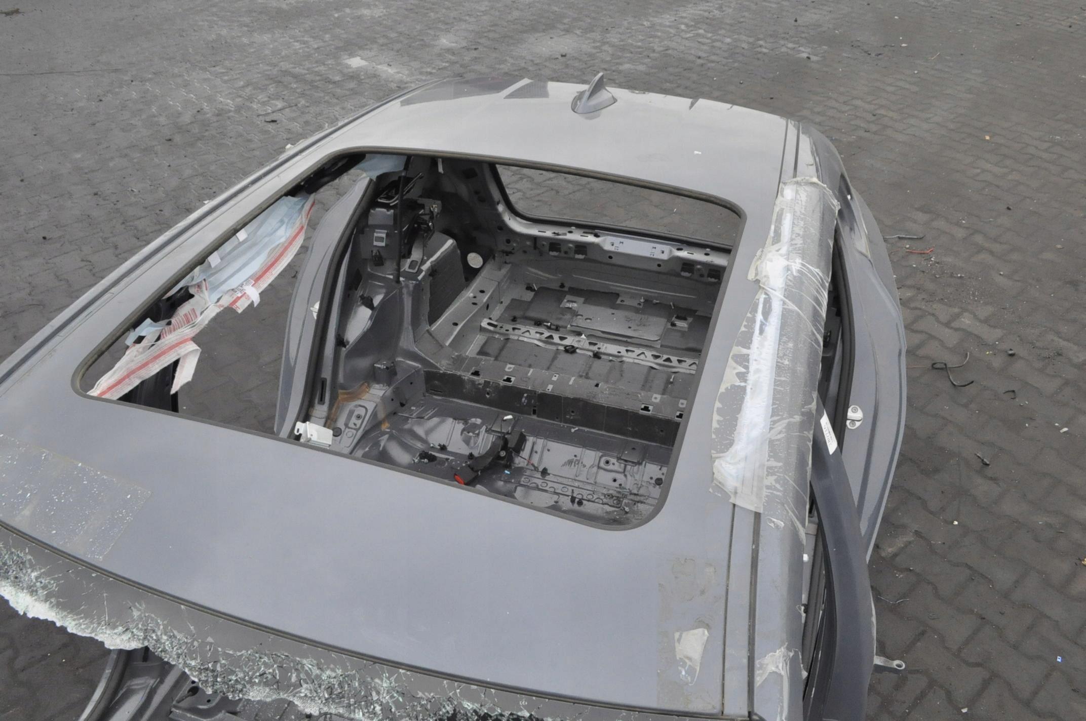 BMW 1 F40 обшивка крыши под люком
