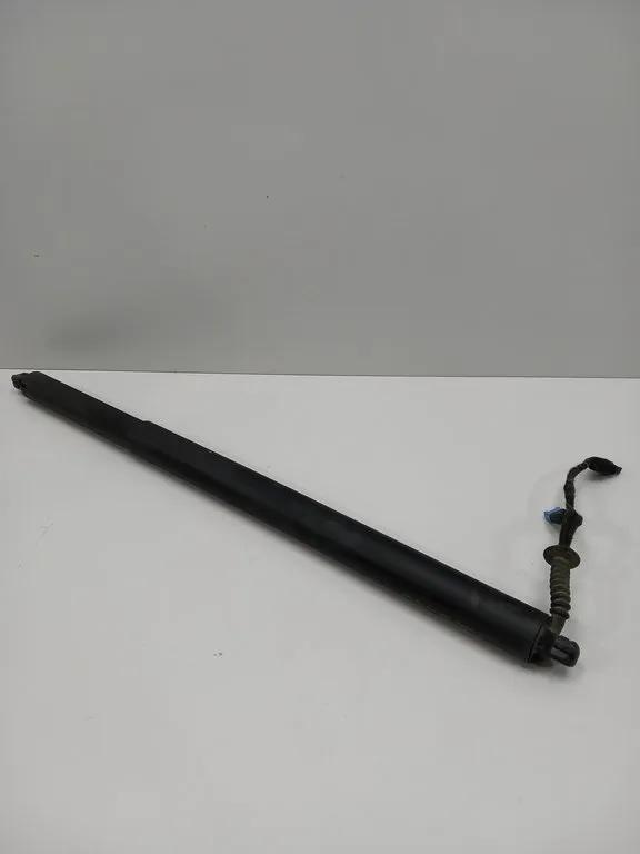 BMW 1 F40 привод крышки багажника л 7456047