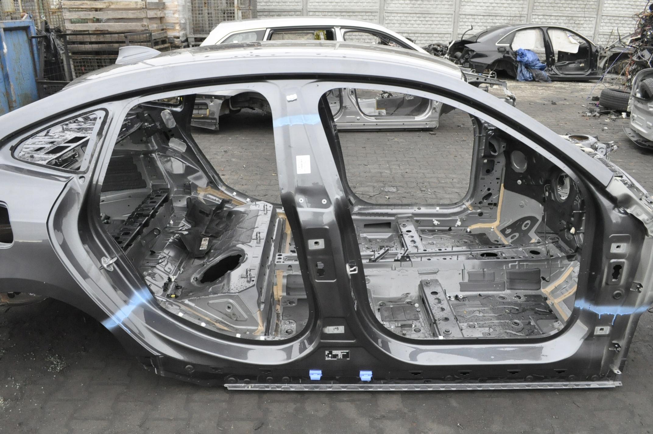 BMW 2 F44 GRAN COUPE порог правый длинный столб