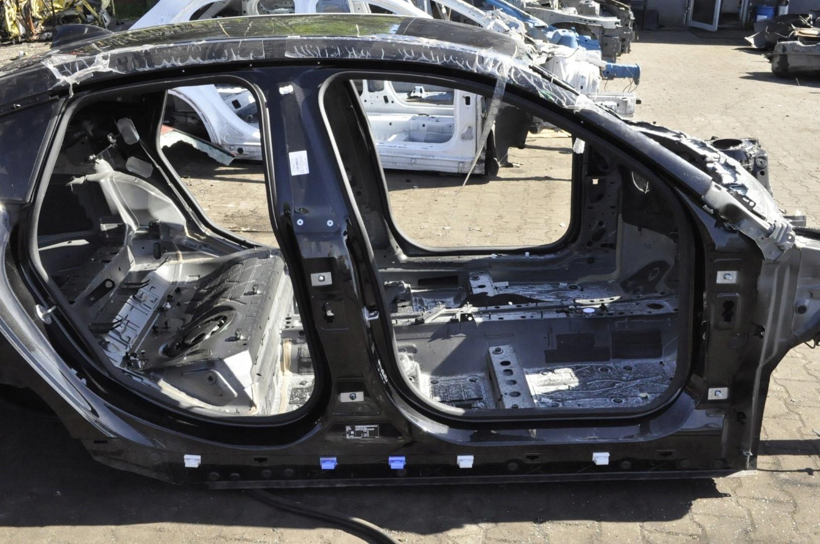 BMW 2 F44 GRAN COUPE стойка порога П