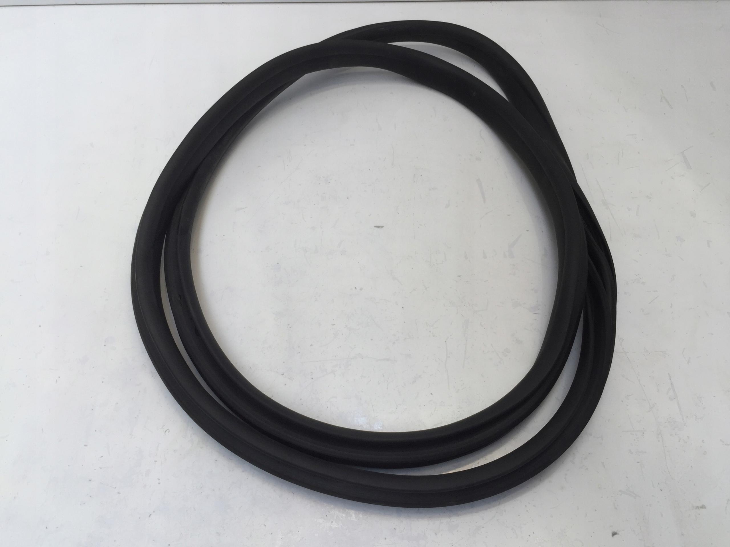 7483095 - BMW 2 F44 GRAN COUPE ущільнення двері ПД л