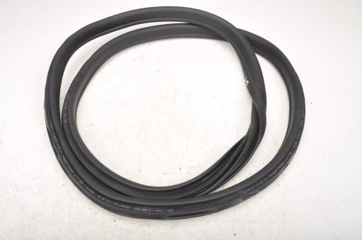 BMW 2 F44 GRAN COUPE ущільнювач двері задній лівий