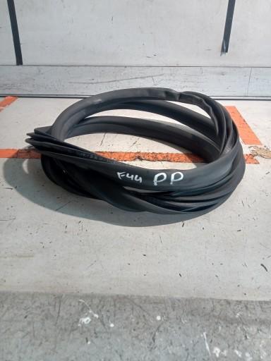 7483095 - BMW 2 F44 ущільнення дверей ПД ПД