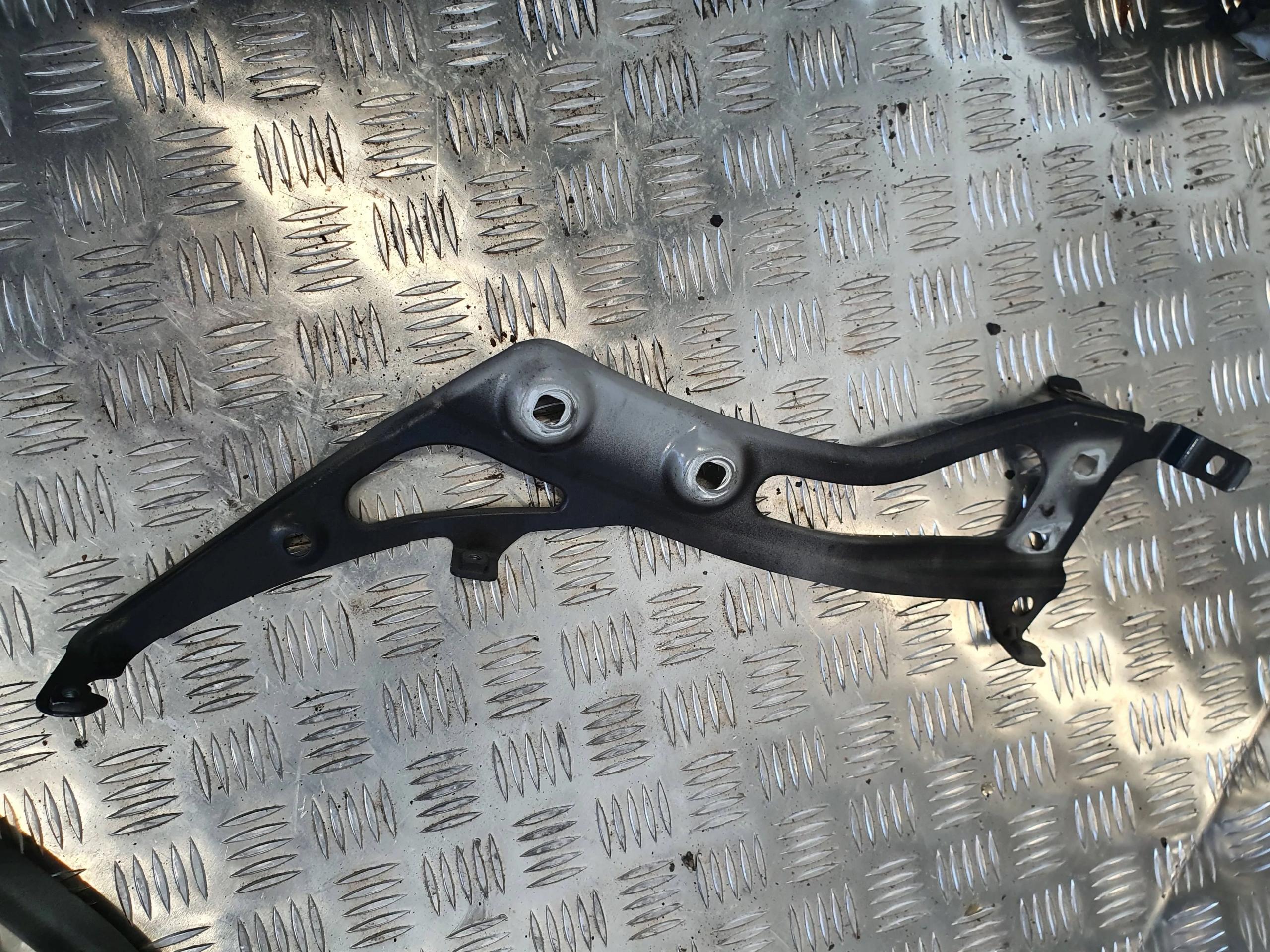 7297200 - BMW 2 F45 F46 14-21 крепление крыла п