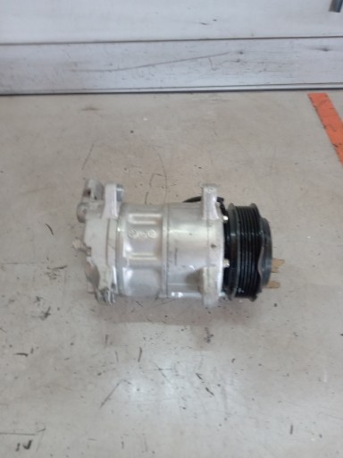 BMW 2 F45 компресор кондиціонера 6842618 1.5