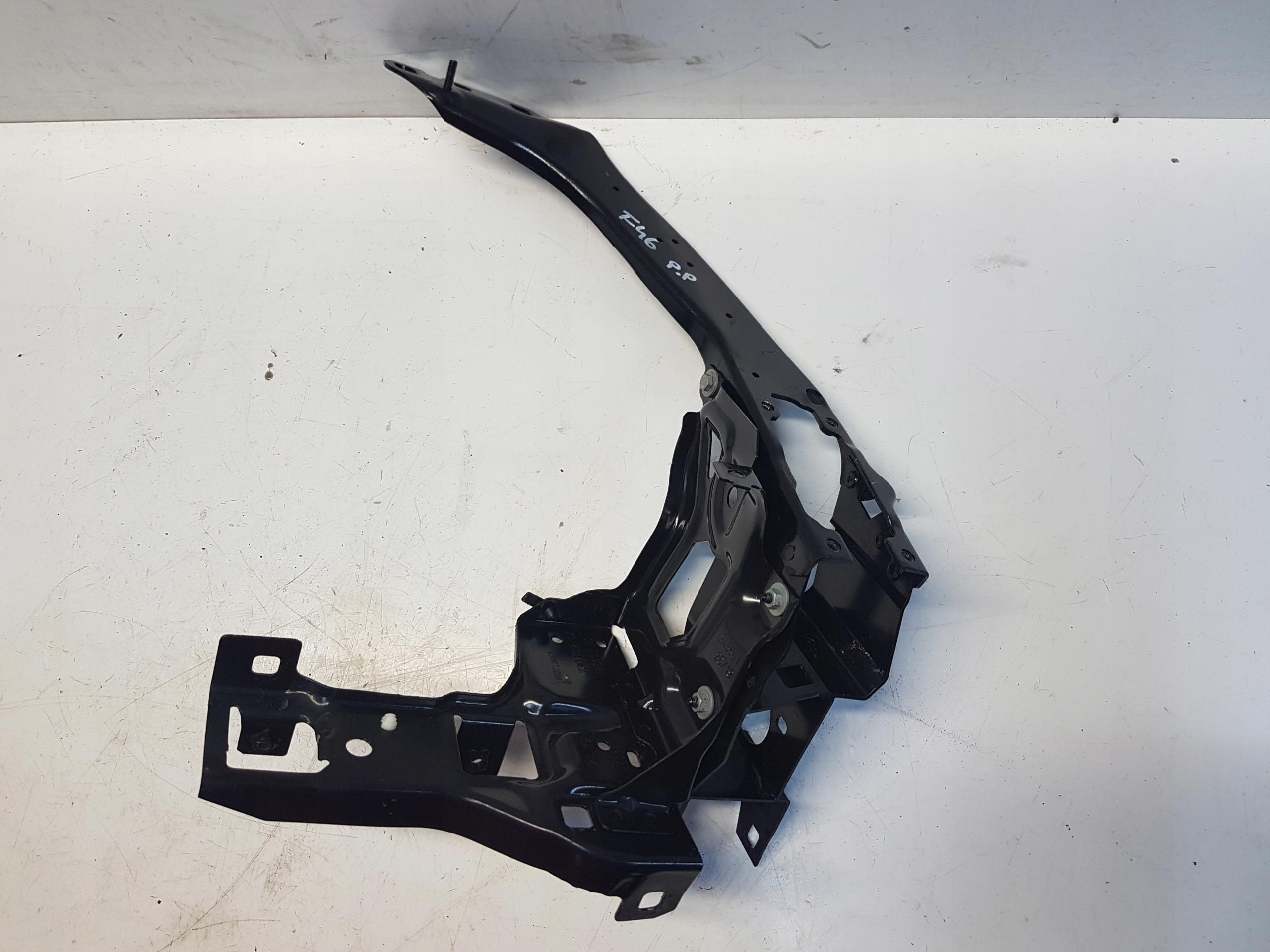 7302532 7426634 - BMW 2 F46 крепление крыла окуляр п