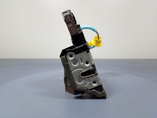 BMW 2 GRAN COUPE F44 замок двери задний правый 7956144