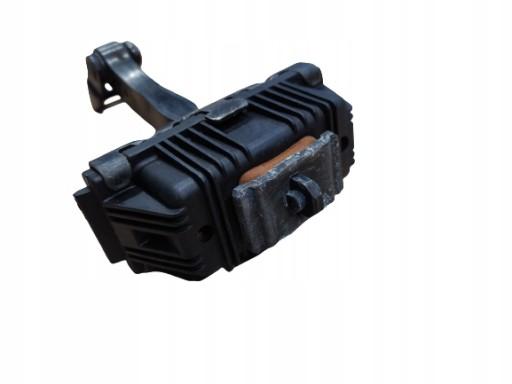 60690659 - BMW 3 E90/91/92/93 ограничитель двери левый правый