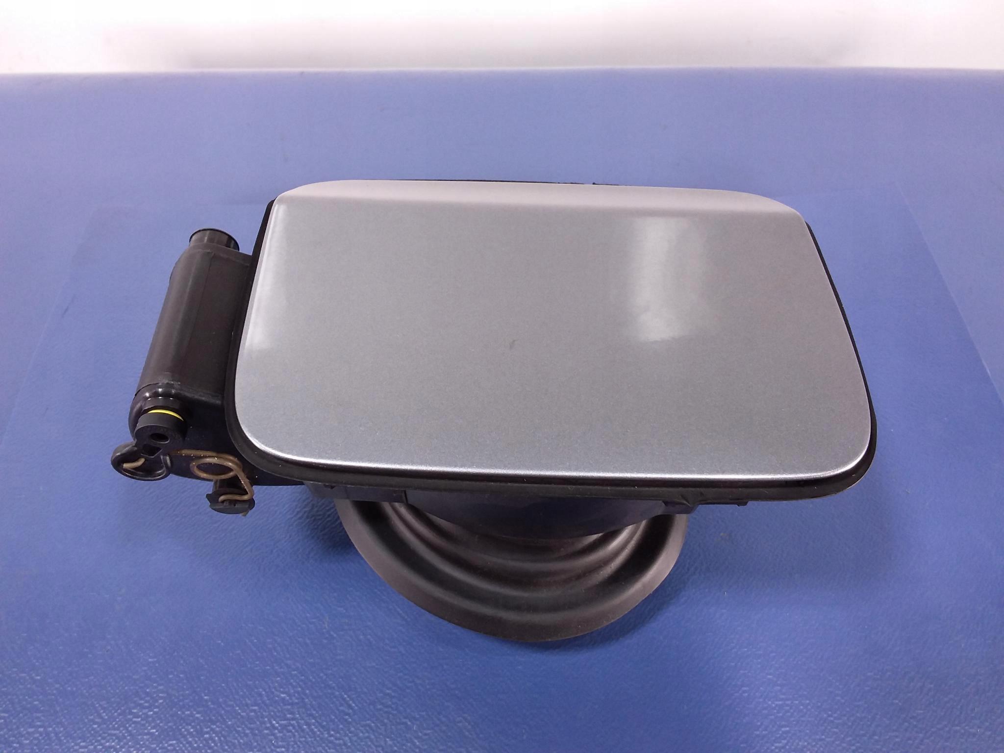 BMW 3 E90 E91 крышка топливного бака 7073961 A52