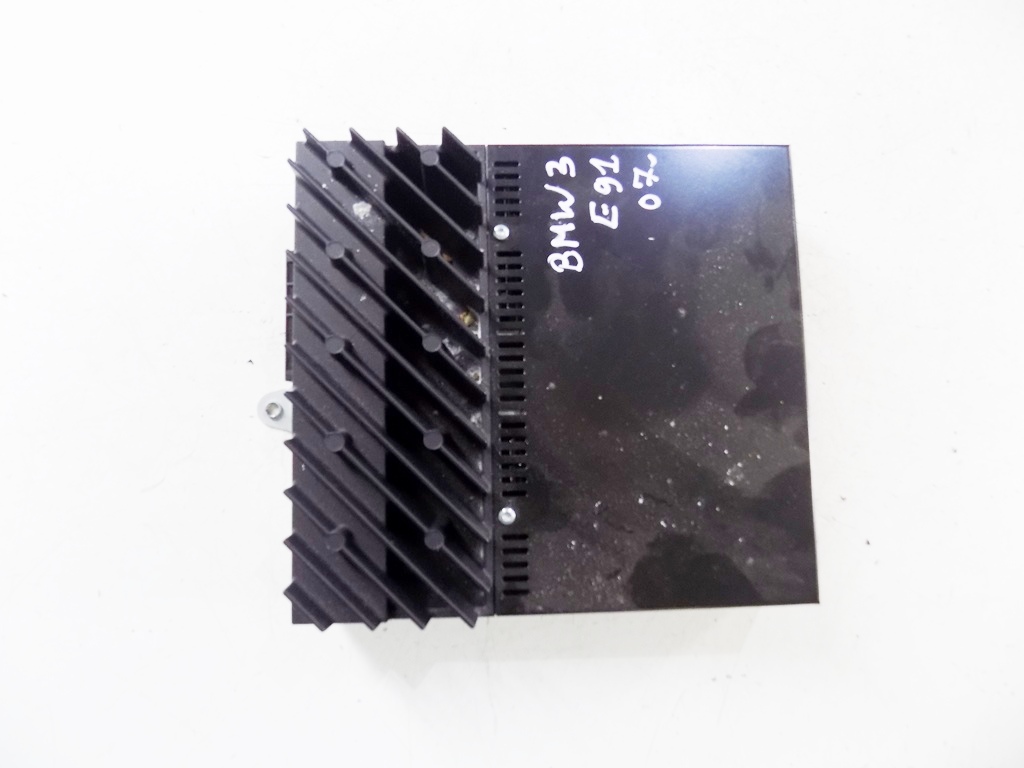 9143161 - BMW 3 e91 E90 07R усилитель