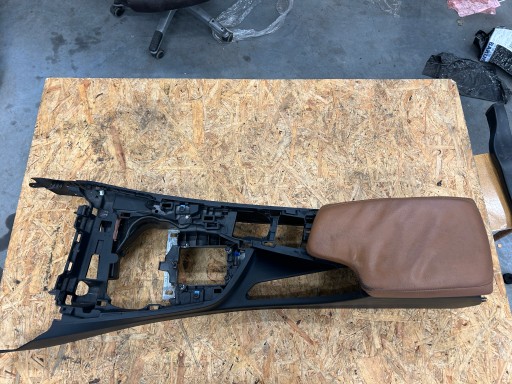 11643 - BMW 3GT F34 2013 центральний тунель з підлокітником