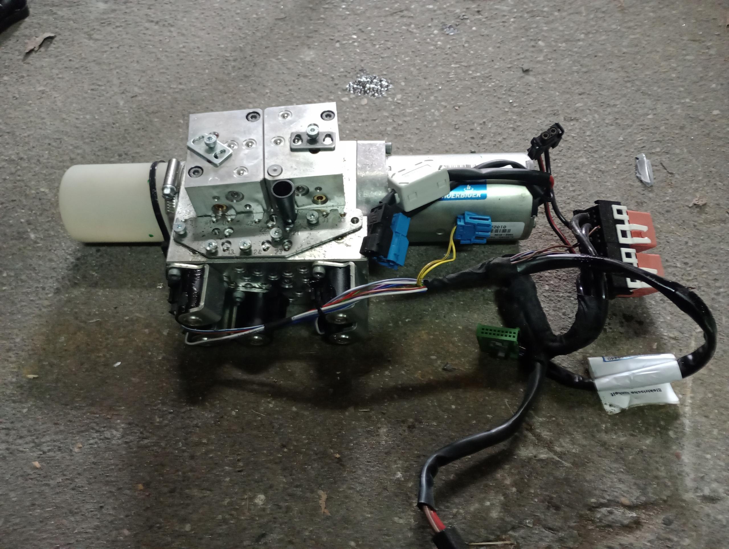 BMW 4 OE 7344440 насос крыши F83 F33