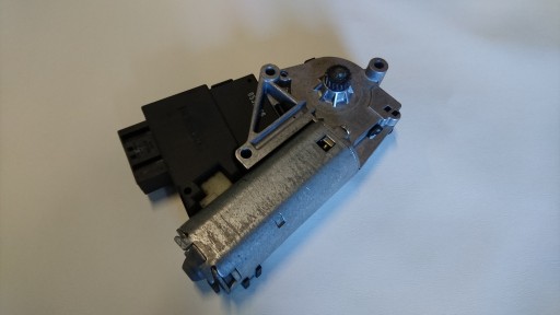 BMW 5 7 X5 E53 E39 E38 двигун люка 8381480