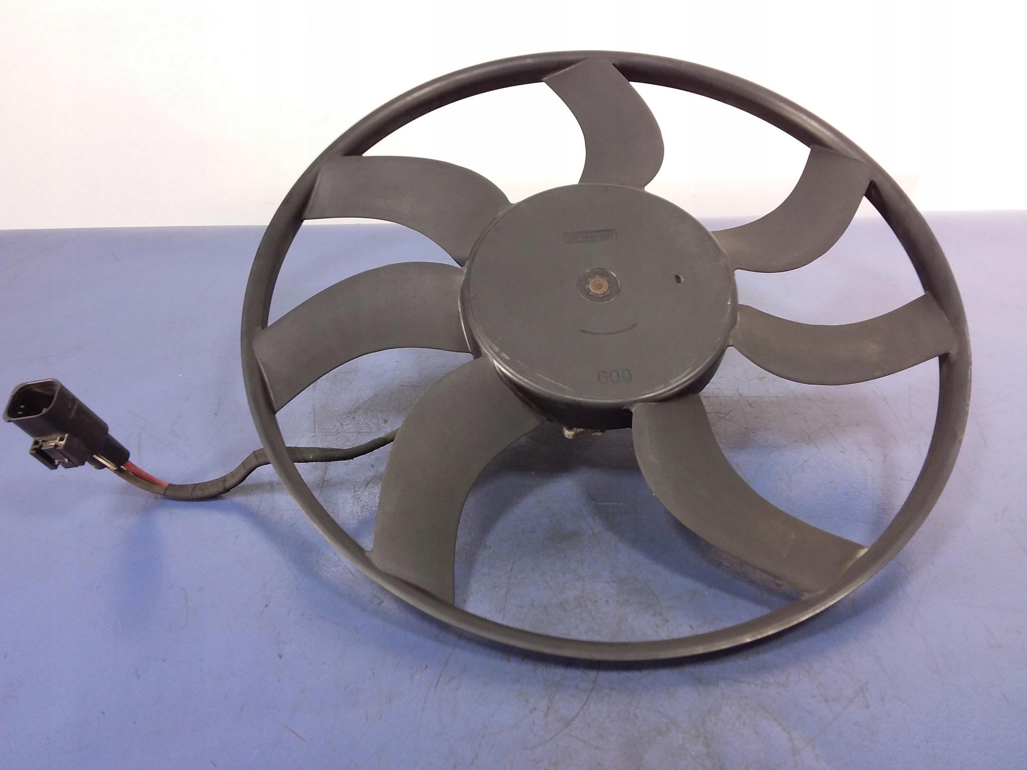 BMW 5 F10 F11 520d вентилятор радіатора 7594610