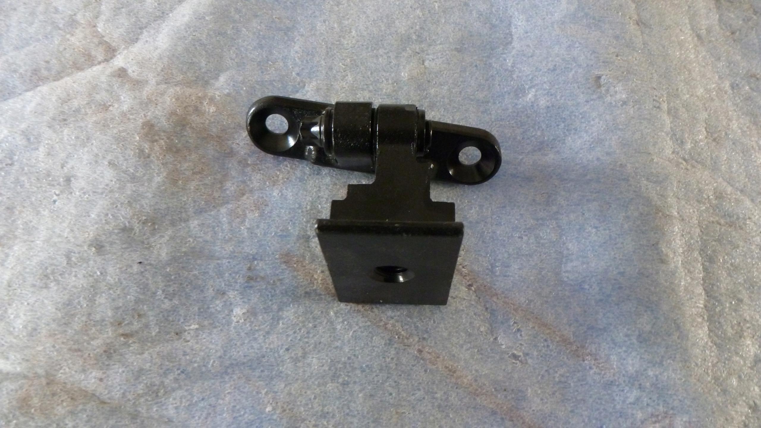 BMW 5 F10 F11 петля двері ліва передня нижня 7259593