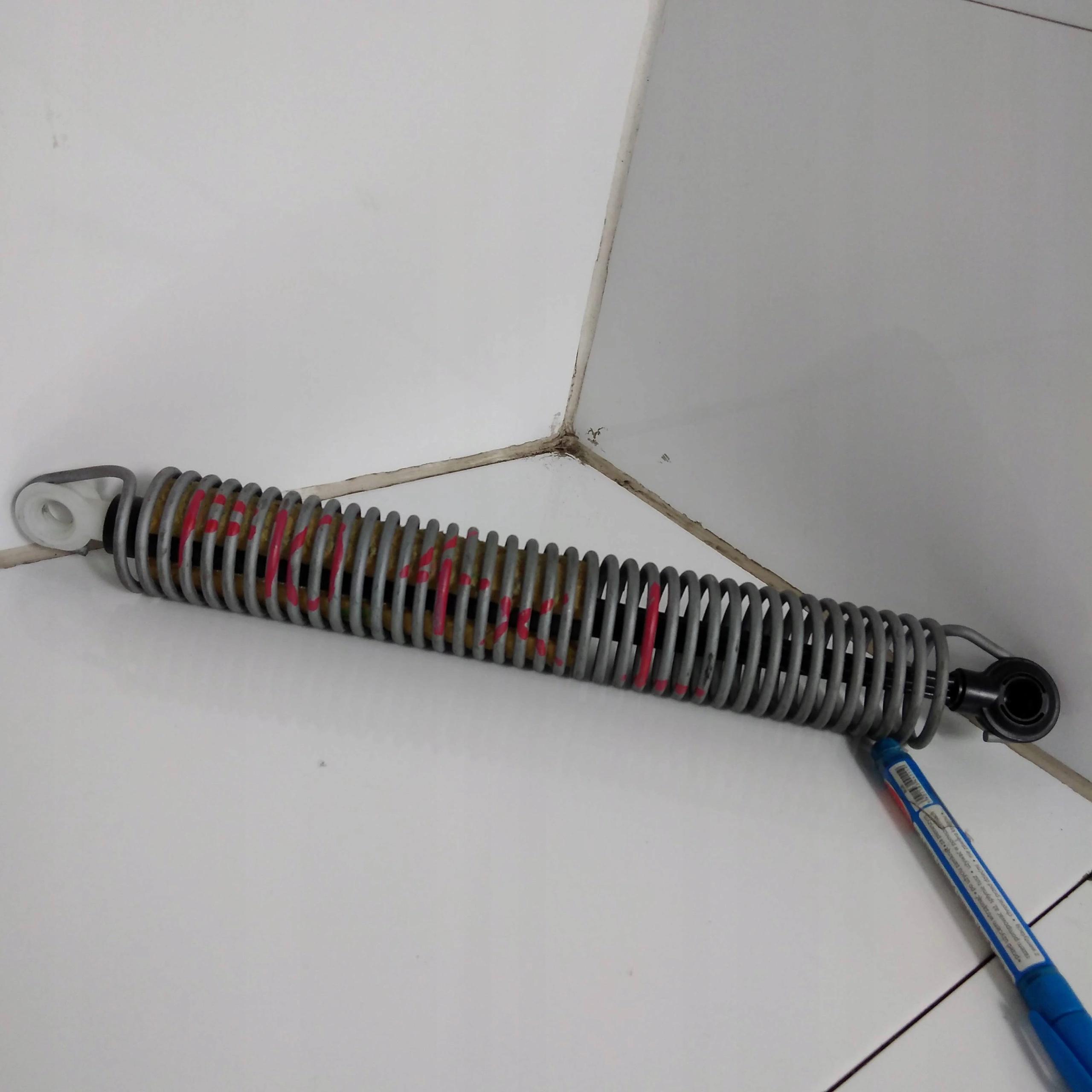 BMW 5 F10 натяжна пружина багажних дверей л