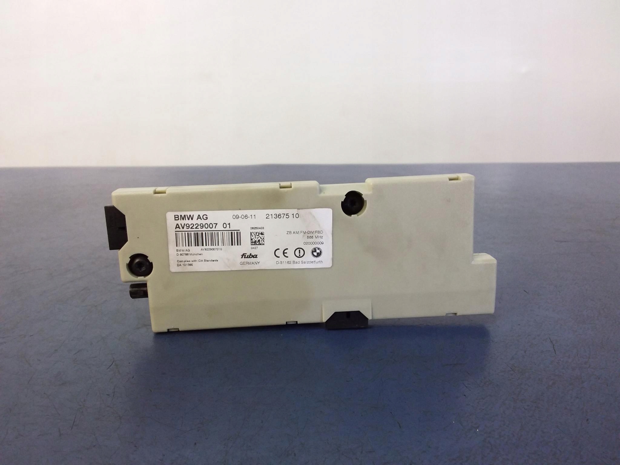 BMW 5 F10 антенный усилитель / GPS AV9229007 01