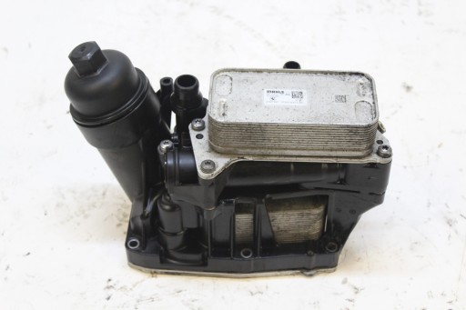 BMW 5 F11 основание масляного фильтра 70379327