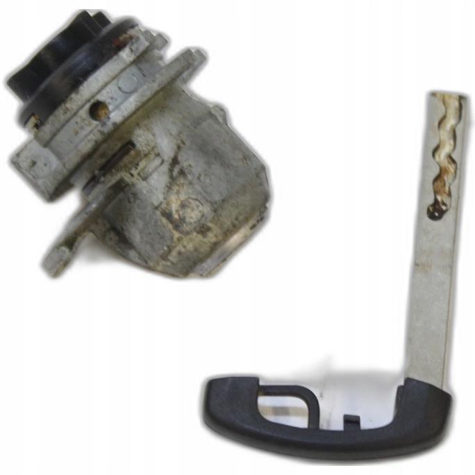 5739661 - BMW 5 F11 вставка замку наконечника