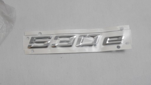 BMW 5 G30 530e ЭМБЛЕМА НАДПИСЬ НА ЗАДНЕЙ КОРОТКЕ НОВЫЙ ОРИГИНАЛ OE 7418524