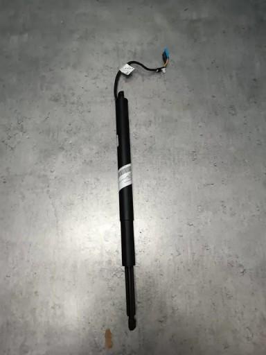 7390410 - BMW 5 G30 G31 амортизатор задней двери