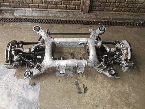 6866423 - Bmw 5 g31 задний грузовик задней подвески