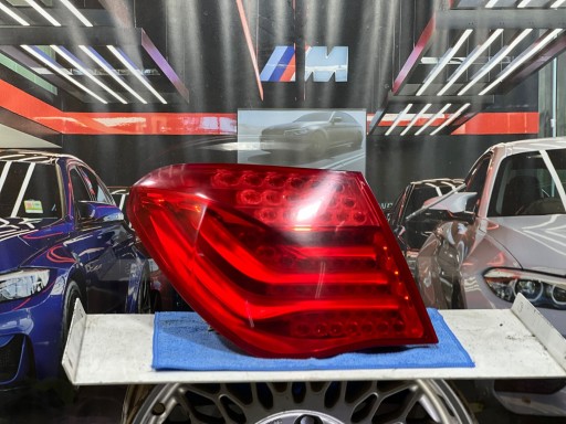 Bmw 7 f01 f02 f04 європа перед підйомником задня ліва задня лампа в крило 7182197