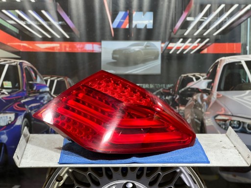 BMW 7 F01 F02 F04 Europa перед підйомною задньою лампою правою в Fender 7182198