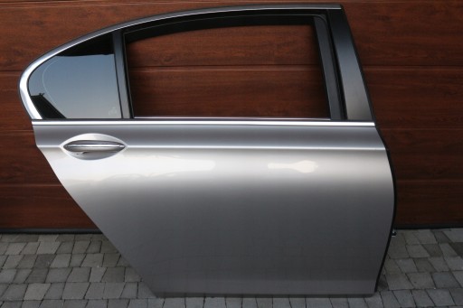 8888888 - BMW 7 F02 LONG права Двері задня права A72