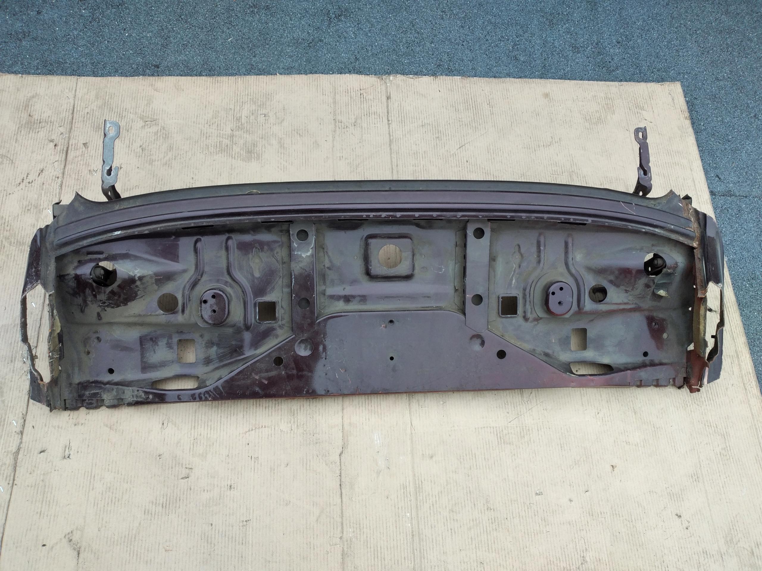 BMW E30 ремонтная полка кузов четверть