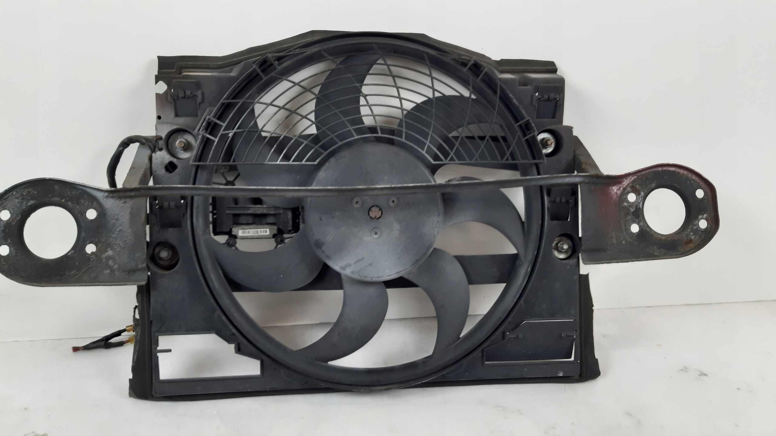 BMW E36 вентилятор радіатора 8382225