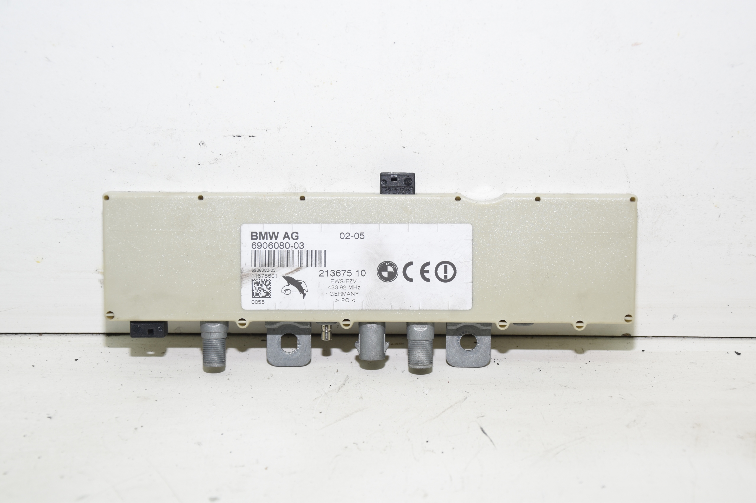 BMW E39 TOURING усилитель радио антенна 6906080