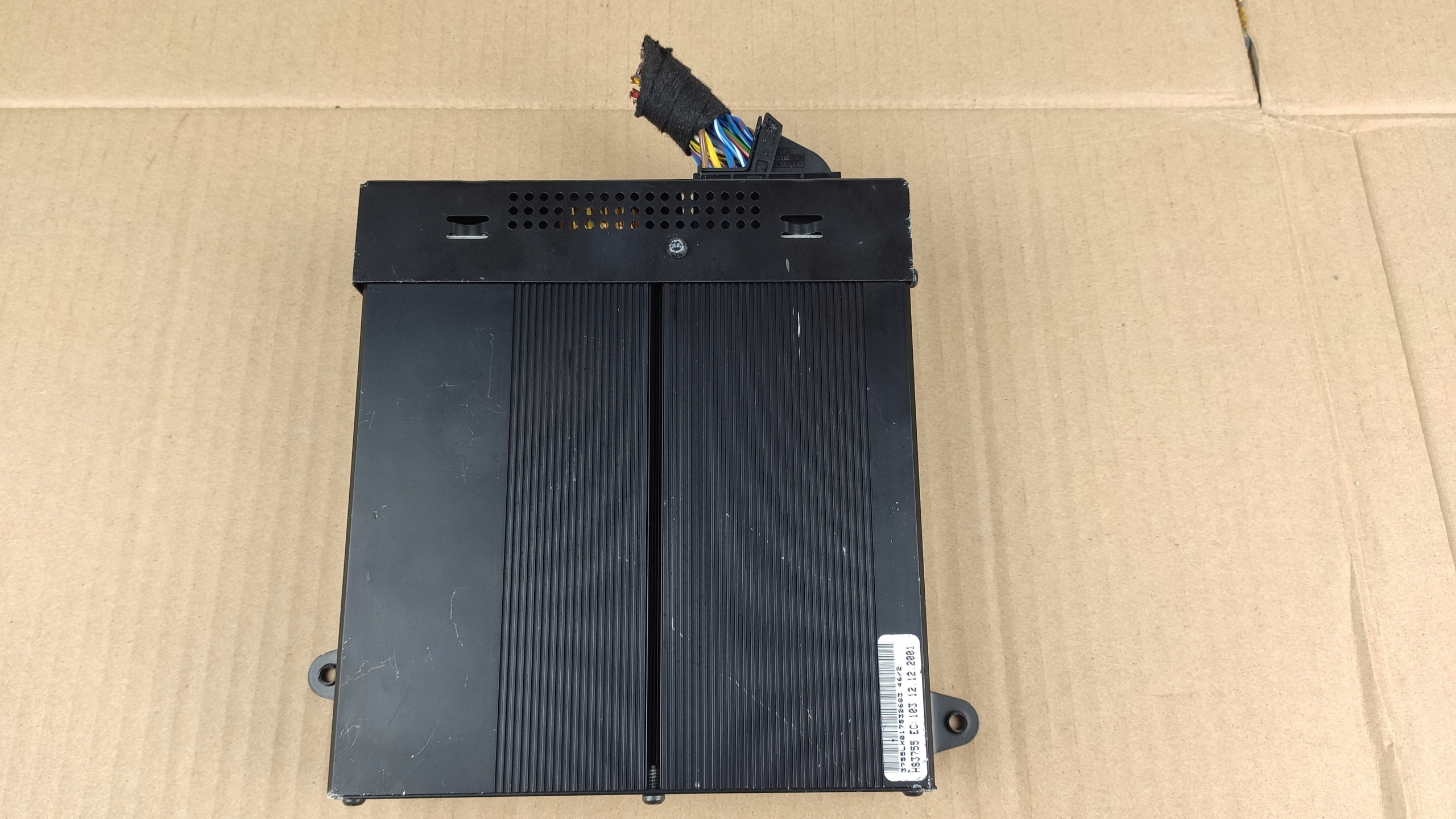 BMW E46 купе усилитель радио HARMAN 8374849