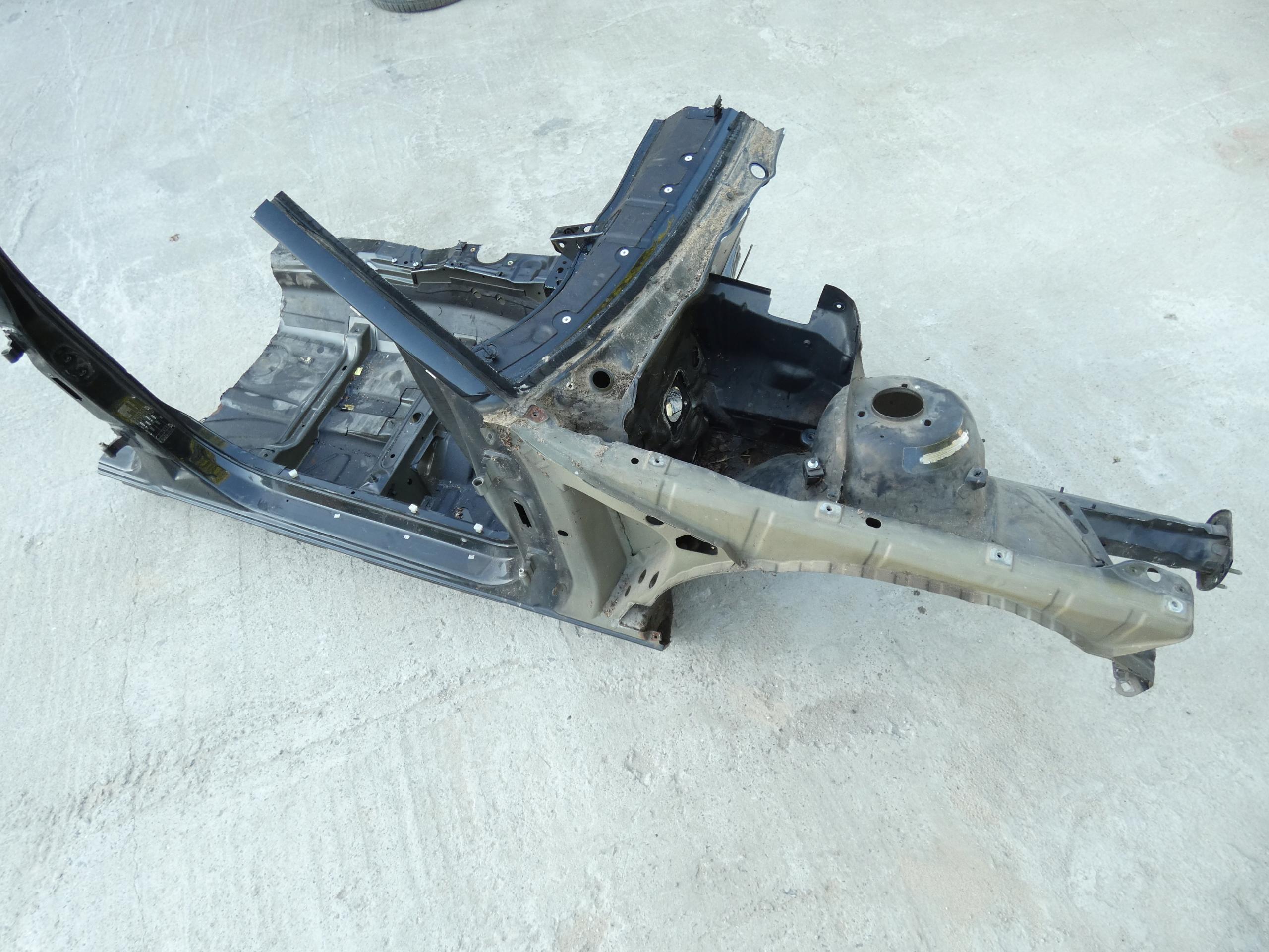 8234036 - BMW E46 чверть Правий передній лонжерон поріг седан