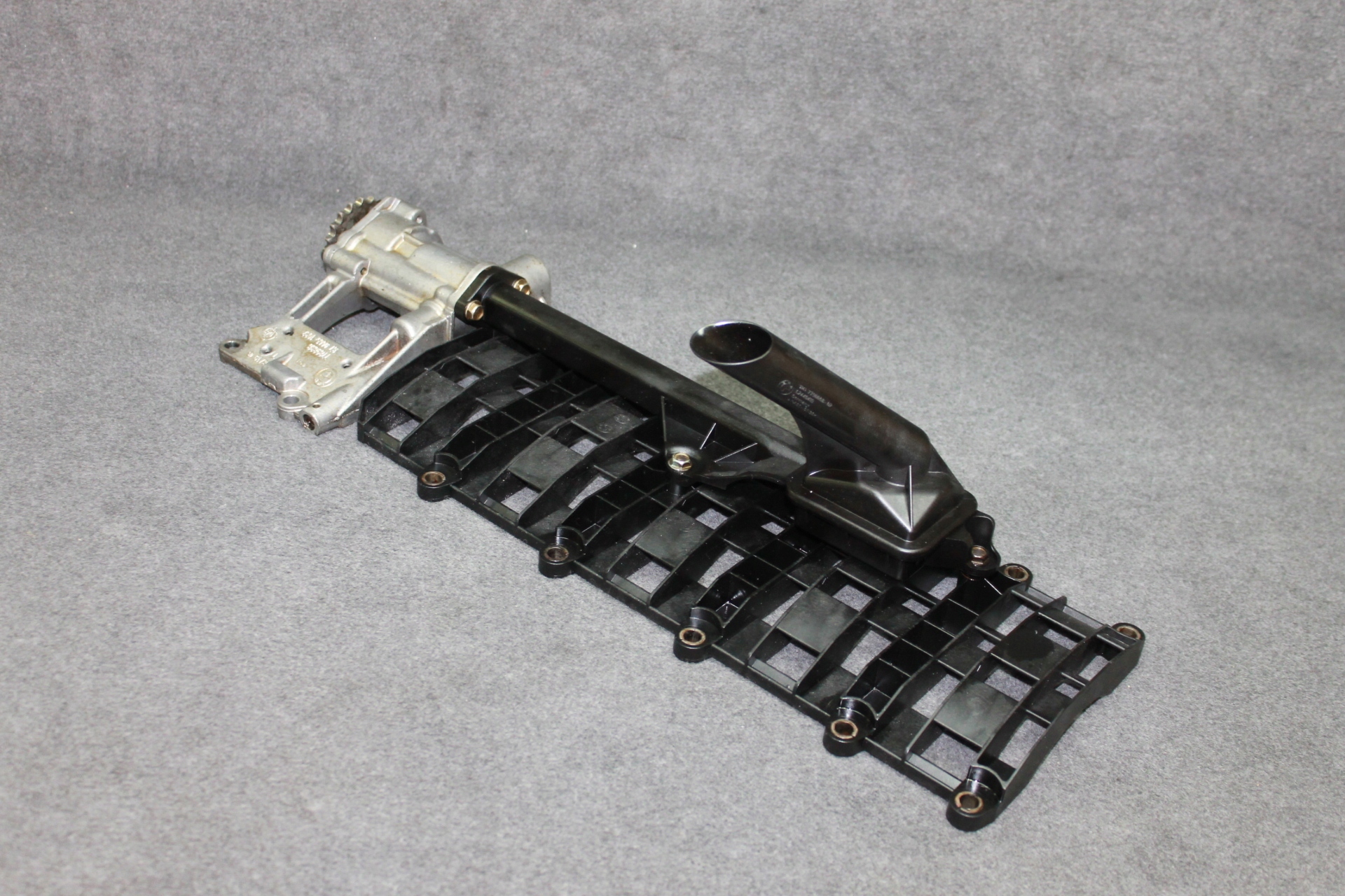 7789838 11417789838 - BMW E46 E60 E65 2.5 D 3.0 D 3.5 D 218KM - масляный насос