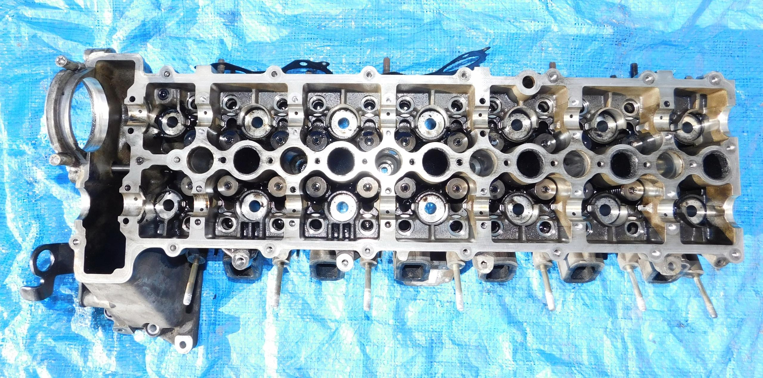 BMW E60 E61 2.5 D 3.0 D головка 7788564 герметична