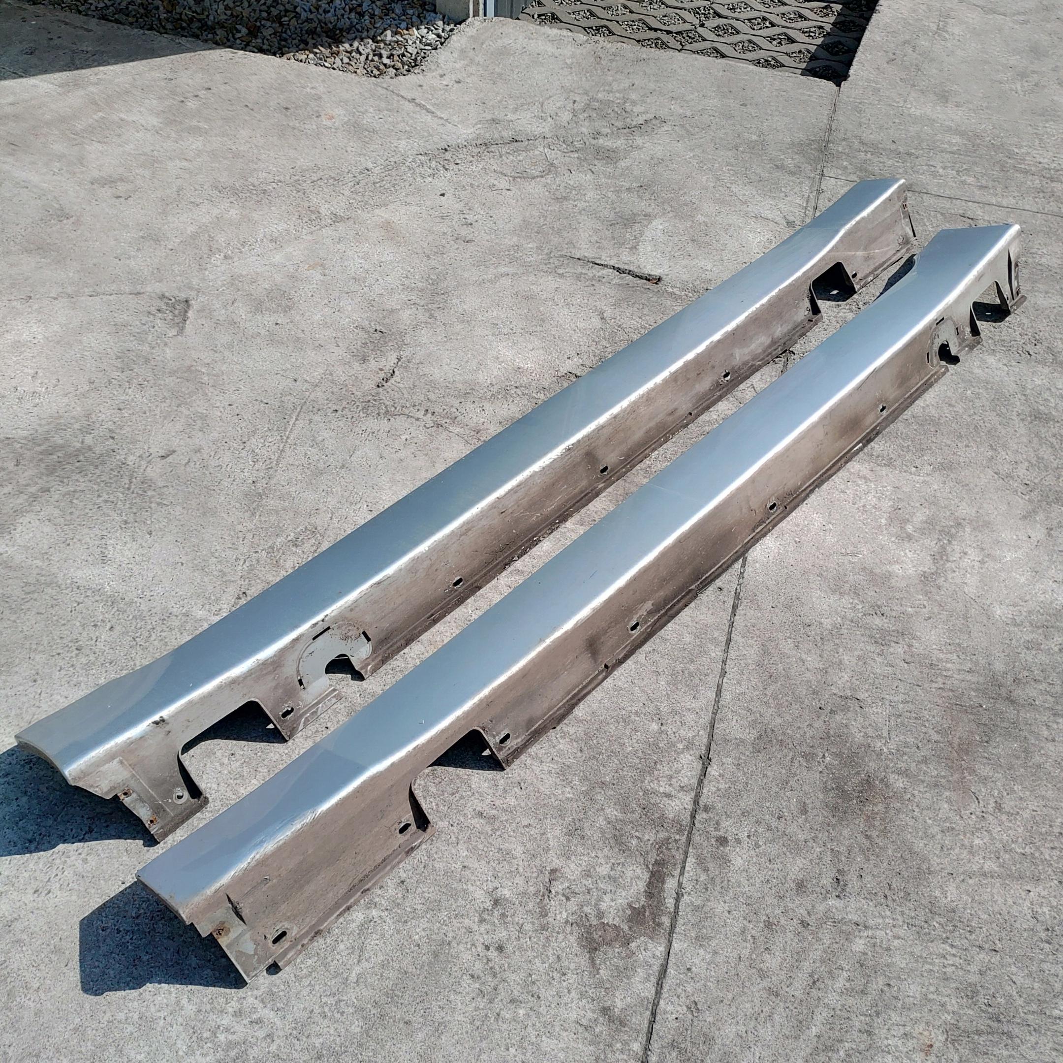 BMW E60 E61 накладки на пороги Titansilber 354/7