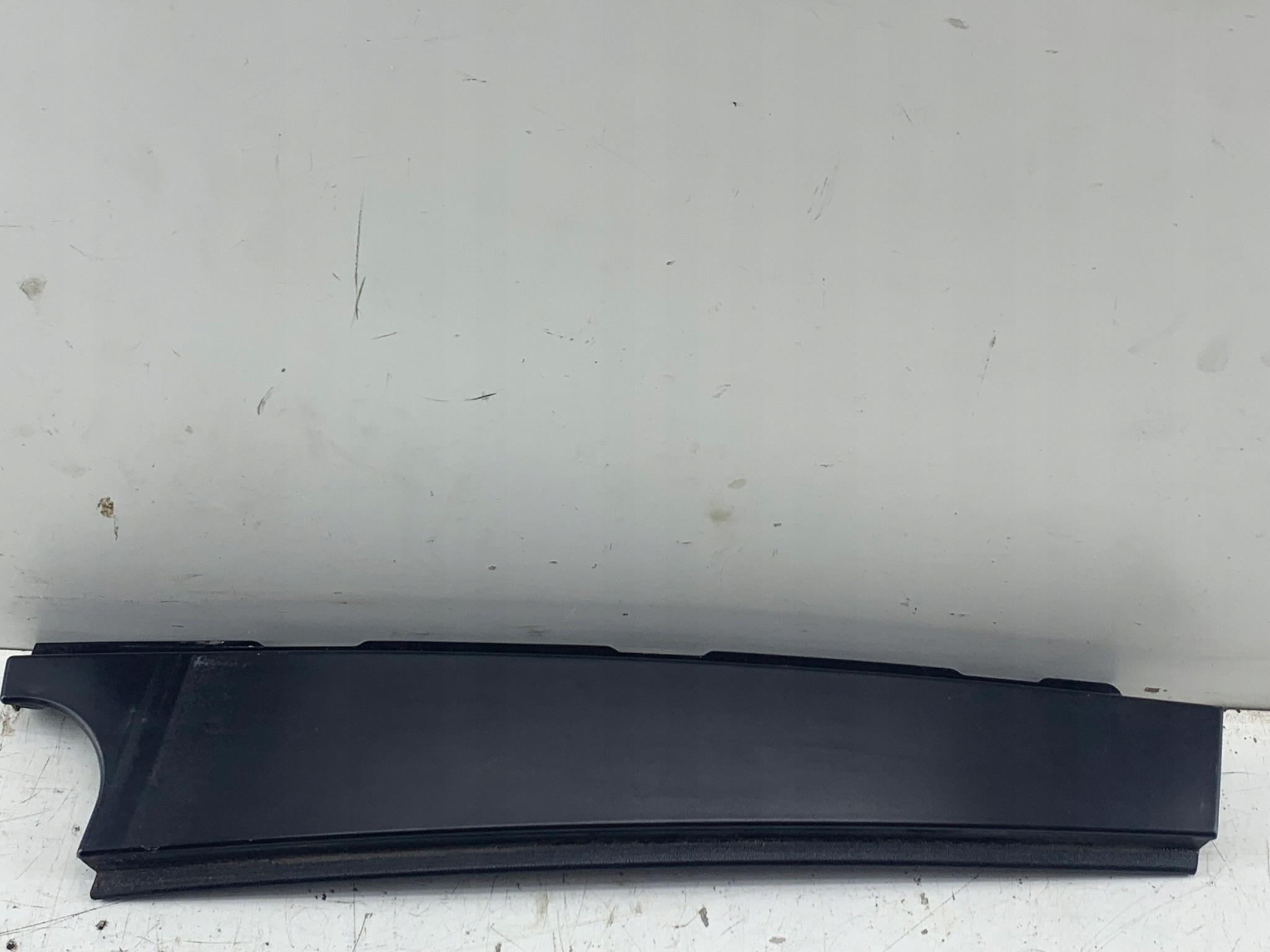 51347068102 - BMW E87 Lift молдинг двері п зд 7068102