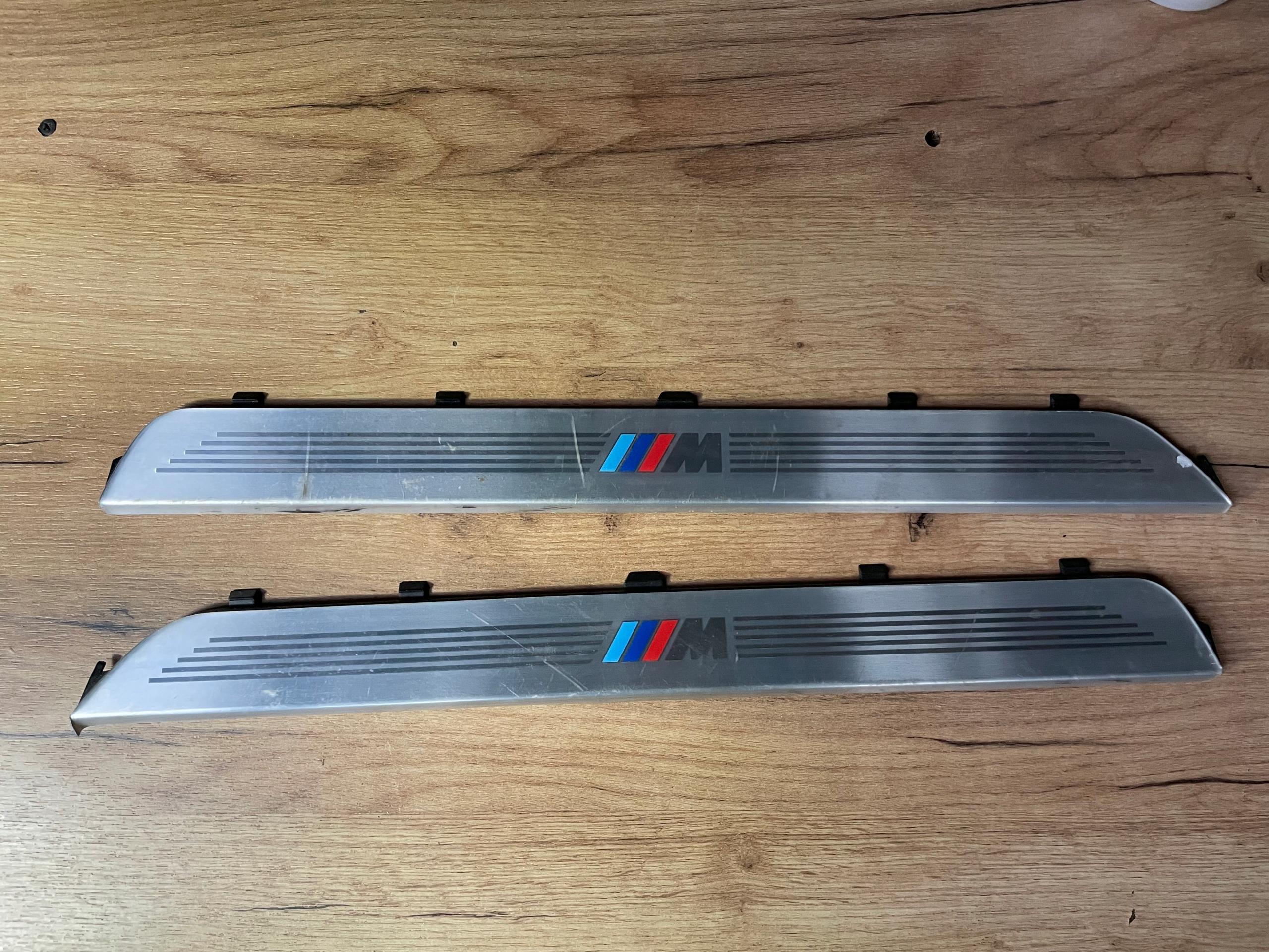 7906817 7906818 - BMW E87 накладки на пороги передні m-комплект