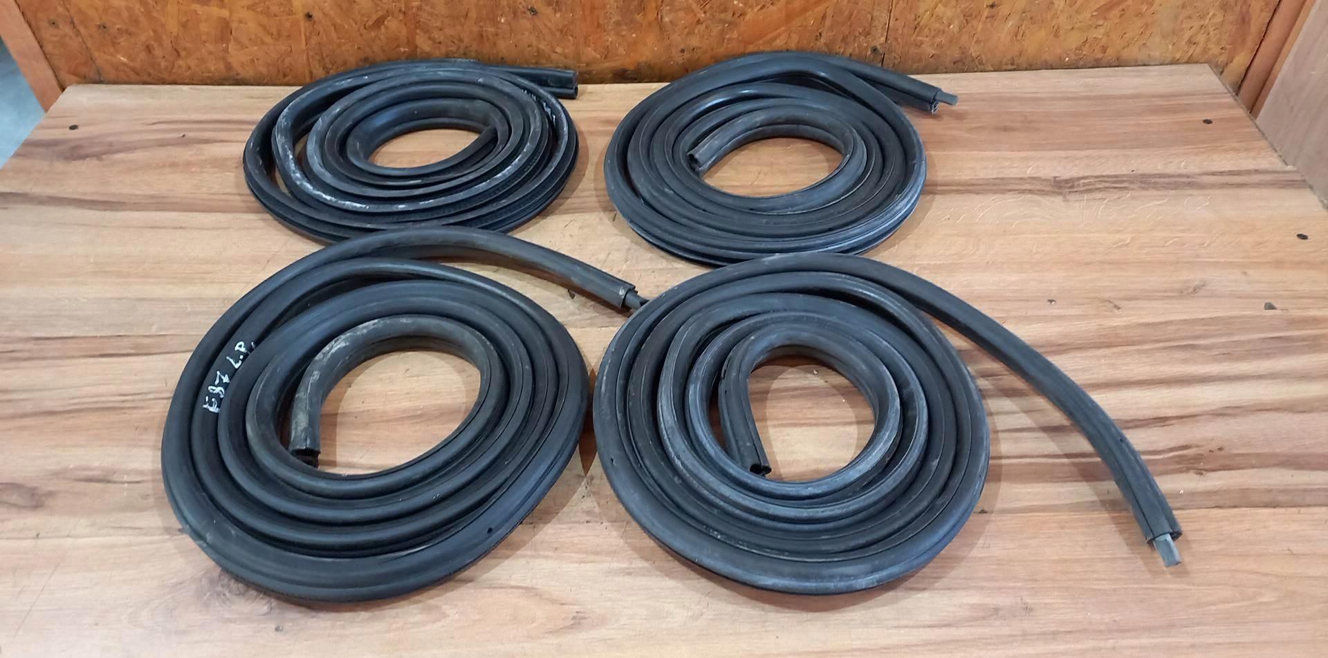 7159211 - BMW E87 ущільнення дверей в зборі передній задній комплект