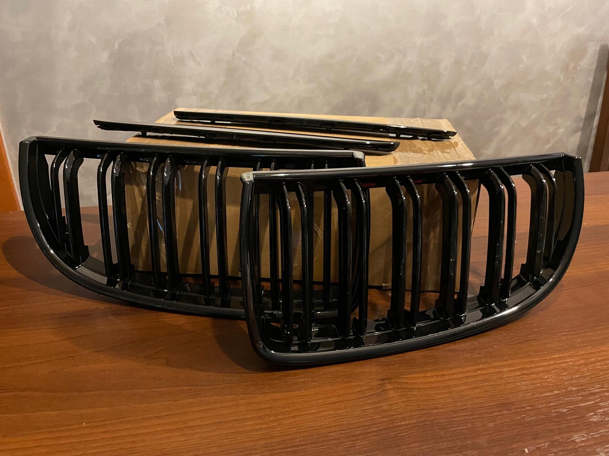 BMW E90 E91 решітка нирки 05-08 ALA M3 чорний глянець